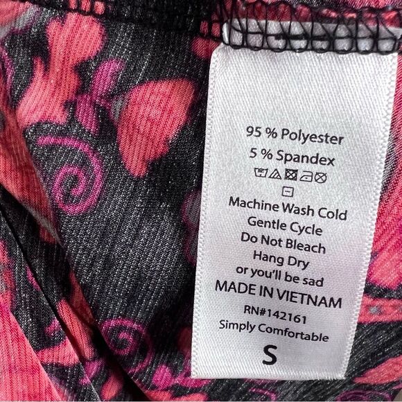 LuLaRoe Lindsay black and red print kimono wrap top size small - Picture 5 of 6